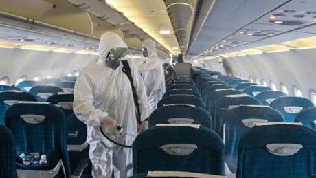 Flatulenzen statt Turbulenzen: Warum wir im Flugzeug so oft pupsen müssen