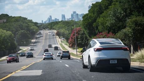 Zwei Wochen Tesla Robotaxi: Was die Autos können - und was nicht