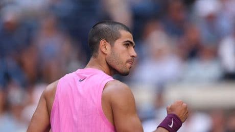 Alcaraz se quita de encima un día incómodo y ya está en cuartos de final del US Open
