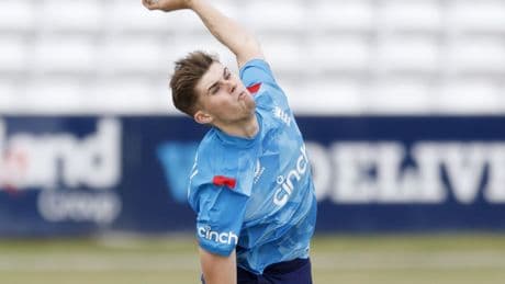 Leicestershire hammered by Middlesex to end unbeaten season