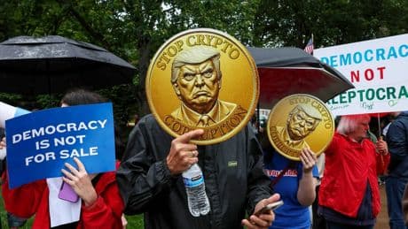Sumpf | Happy Crypto-Day, Mr. President: Wie Trump sich dank Krypto schamlos bereichert