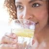 Gesund oder riskant? Darauf kommt es bei Zitronenwasser an