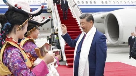 En medio de la pugna por la sucesión del Dalai Lama, el presidente Xi Jinping visita el Tíbet para celebrar un aniversario histórico