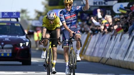 Evenepoel vuelve a la cumbre 136 días después de su accidente