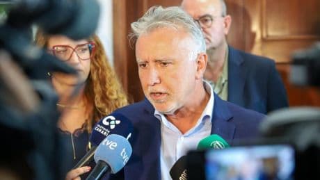 Torres amenaza a las CCAA que no cumplan con el reparto de menas: 'Intervendrán las Fuerzas de Seguridad'