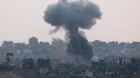 Israel mata a 20 gazatíes, varios de ellos niños y mujeres, en ataques contra viviendas que albergan cientos de desplazados