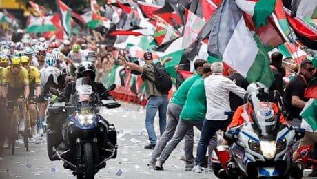 Las protestas contra Israel obligan a suspender el final de la etapa de la Vuelta en Bilbao