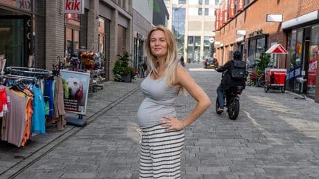 Yaël (26) is straatintimidatie in Amsterdam zat: ’Nu ik zwanger ben is het nóg erger: ze kleden me met hun ogen uit’