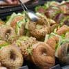 Mahlzeit zwischen den Regalen: Essen in Geschäften ist im Trend