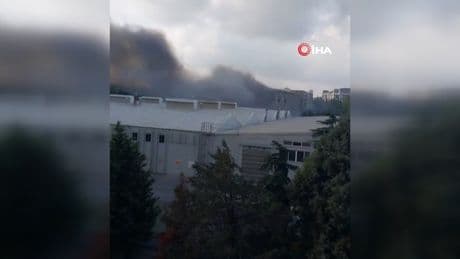 Esenyurt’ta depo yangını: Çok sayıda itfaiye sevk edildi