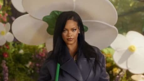 "Friend of Mine": Rihanna dévoile son nouveau single pour "Les Schtroumpfs", le premier depuis 3 ans