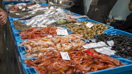 Ordenan la retirada inmediata de este popular marisco en España tras detectar una peligrosa bacteria