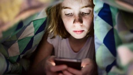 Telefon statt Handy: "Aber alle haben eins": So kreativ lösten Eltern das Smartphone-Problem