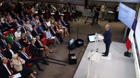 «On n’attend rien du RN» : comment François Bayrou veut faire avaler sa potion budgétaire