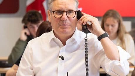 Crumbling Keir Starmer opens door for epic Nigel Farage and Reform UK offensive
