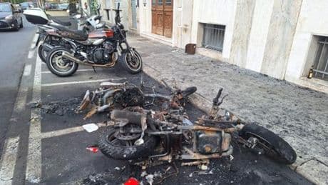 Sanremo, due scooter in fiamme. Evacuate nella notte alcune abitazioni