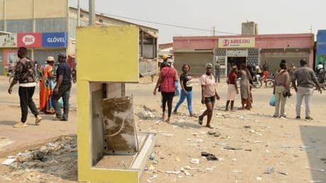 En Angola, la répression des manifestations contre la hausse du prix des carburants bascule vire aux « exécutions sommaires »
