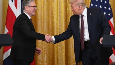 Il a notamment touché la reine en 2019... Les raisons "non-officielles" derrière le très rapide accord commercial entre Trump et le Royaume-Uni