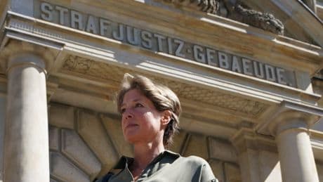 Auf wenige Worte von Christina Block folgen viele Fragen