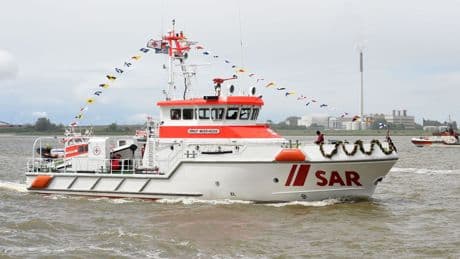 Stürmische Nordsee: Vier Segler aus Seenot gerettet - Hubschrauber im Einsatz
