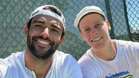 Sinner e Berrettini si allenano insieme a Montecarlo, il tennista romano: «Passo dopo passo insieme al migliore»