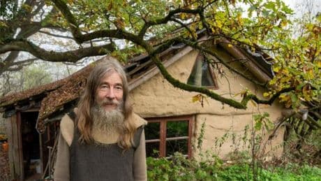 Lehmhütte im Wald oder einfach Schrank ausmisten: Arte-Doku zeigt Aussteigerglück
