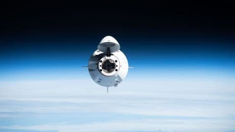 El tráfico espacial empieza a ser caótico: Starlink ha hecho 144.000 maniobras en seis meses para evitar colisiones
