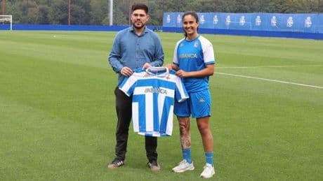 Marina Artero, jugadora del Dépor Abanca: "Fran Alonso me ha dado más confianza para creérmelo y sentirme más importante"