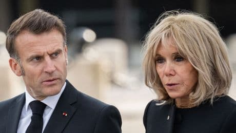 Emmanuel und Brigitte Macron: Élysée reagiert auf angebliches Schubs-Video