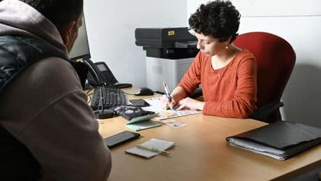 Vers la fin de l’obligation faite aux villes de créer un CCAS : comment le gouvernement s’attaque à ces piliers de la solidarité locale