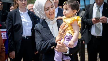 Bakan Göktaş'tan Türkiye'ye getirilen Gazzeli çocuklara ziyaret