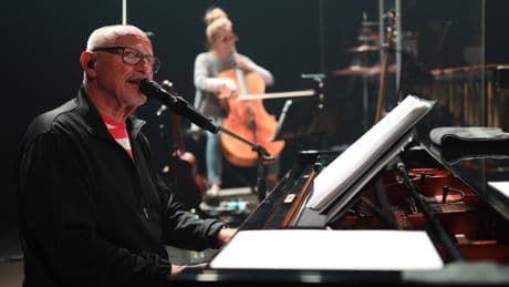 Pianist Constantin Wecker kann wegen Drogensucht nicht mehr Klavier spielen
