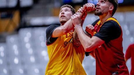 España afronta su primer gran test ante la potente Francia