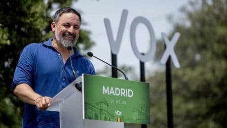 Abascal responsabiliza al PP del aval del Constitucional a la amnistía por renovar este órgano con el PSOE en 2021