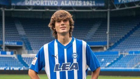 El Alavés anuncia la salida de tres jugadores de su filial y uno es hijo de una leyenda del Athletic
