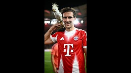„Trinkt nur Champagner“ - Er ist der Kakadu-Flüsterer bei den Bayern