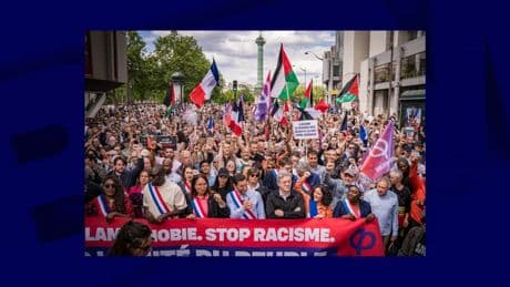 LFI: des drapeaux français ont-ils été générés par IA sur une photo de la marche contre l'islamophobie?