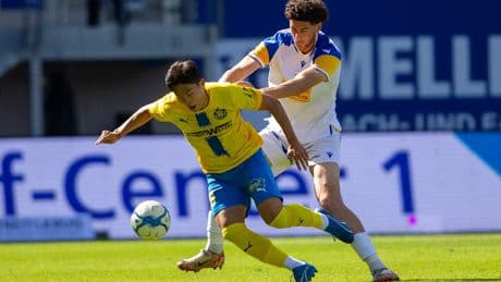 Mehr Geld für die 4. Liga - Ost-Boss setzt neue Werbefläche auf Trikots durch