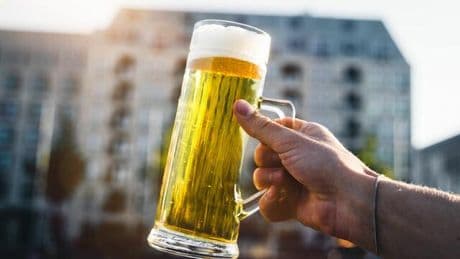 Sinkender Bierkonsum: Ernüchternde Prognose: Alkoholfreies Bier kann die Brauereien nicht retten