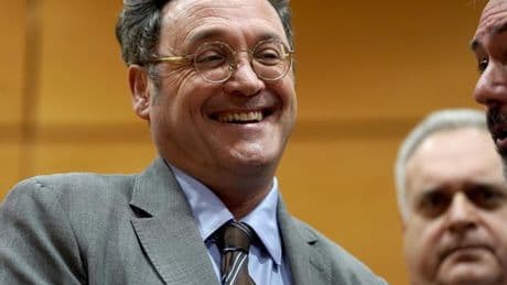 La asociación a la que perteneció el fiscal general sostiene que su negativa a renunciar "blinda" a la carrera ante acusaciones infundadas