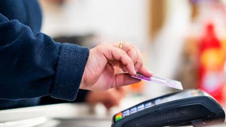 Handy oder EC-Karte: Wie gefährlich ist das kontaktlose Bezahlen wirklich?