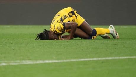 Champions-League-Endspiel: Nationalspieler Bisseck verlässt Arena nach Finale humpelnd