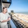 “Elke zonsondergang geeft hier telkens een nieuw gevoel”: Jeanette (81) en Marc (82) over hun prachtige uitzicht in Middelkerke
