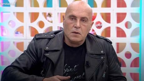 Críticas a Kiko Matamoros por su broma sobre la cancelación de &#039;La familia de la tele&#039;: &quot;Vamos a cobrar el paro con vuestros impuestos&quot;