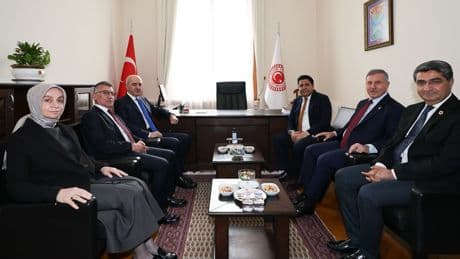 TBMM Başkanı Kurtulmuş, Yeni Yol Partisi TBMM Grubu'nu ziyaret etti