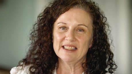 Australia pagará a la mujer que pasó 20 años en la cárcel por la muerte de sus bebés