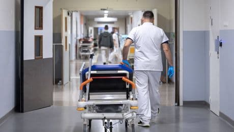 François Arnault : « Je ne comprends pas que l'on ait attendu si longtemps avant de supprimer le numerus clausus. L’Ordre des médecins lui-même aurait dû comprendre que cela allait être une catastrophe... »