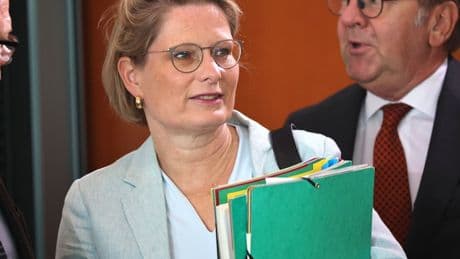Bundespolitik: Justizministerin für Bestrafung verbaler sexueller Belästigung