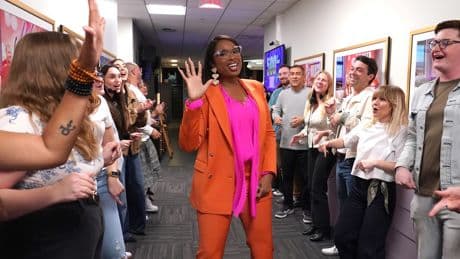 We ease on down 'The Jennifer Hudson Show' Spirit Tunnel