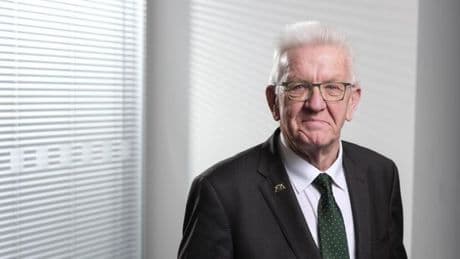 Winfried Kretschmann wirbt für Kehrwoche in Berlin